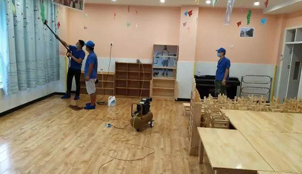 專(zhuān)業(yè)團(tuán)隊(duì)，持證上崗